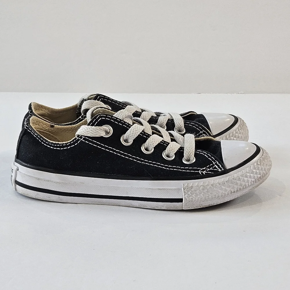 Converse All Star Low Top Children's Shoes, Black, Size 11 Good Used Condition